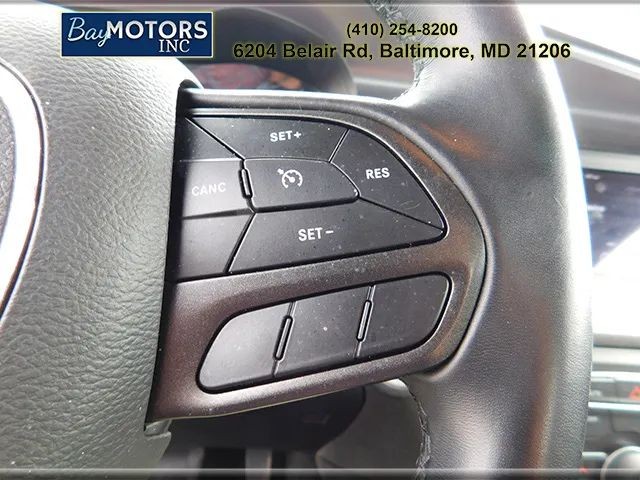 Dodge Charger Vehicle Full-screen Gallery Image 15