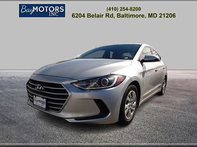 Hyundai Elantra Vehicle Full-screen Gallery Image 2