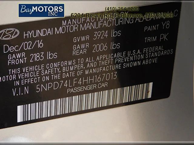 Hyundai Elantra Vehicle Full-screen Gallery Image 19