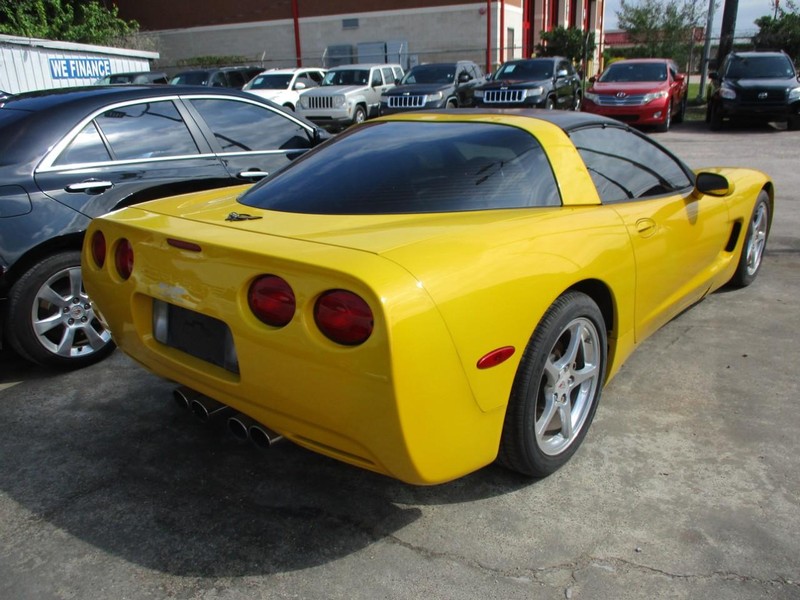 Chevrolet Corvette Vehicle Image 04