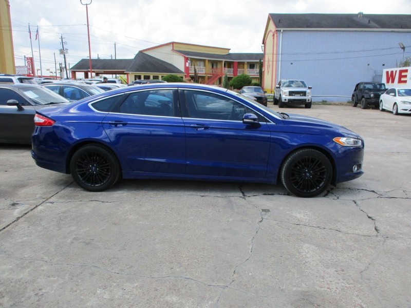 Ford Fusion Vehicle Image 04