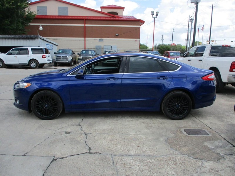 Ford Fusion Vehicle Image 08