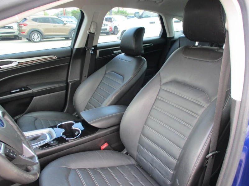 Ford Fusion Vehicle Image 11