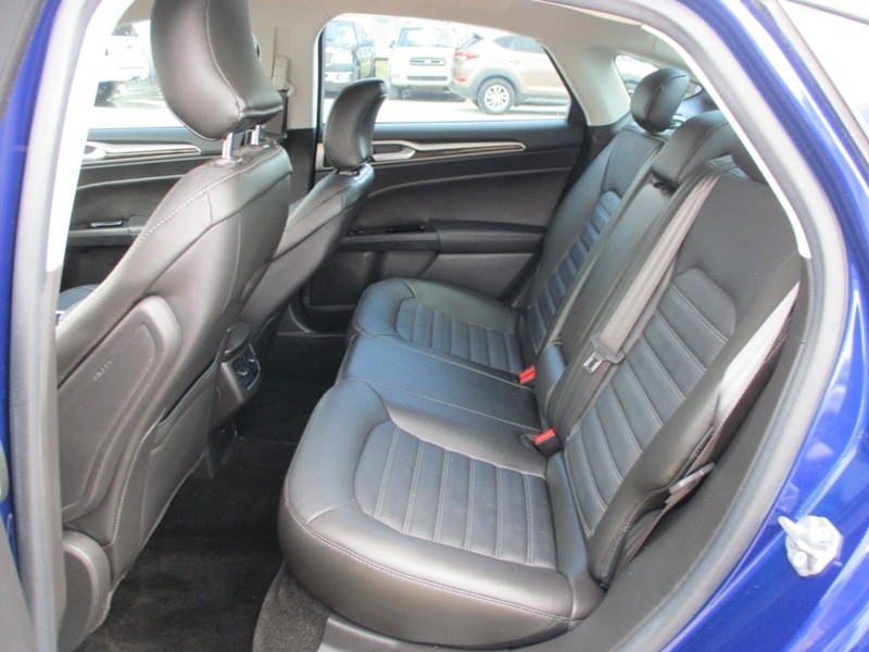 Ford Fusion Vehicle Image 13
