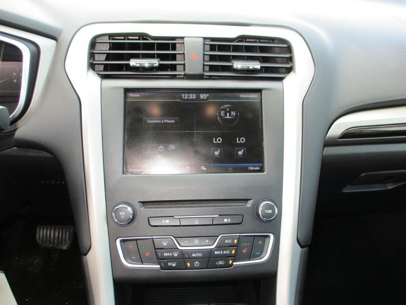 Ford Fusion Vehicle Image 16