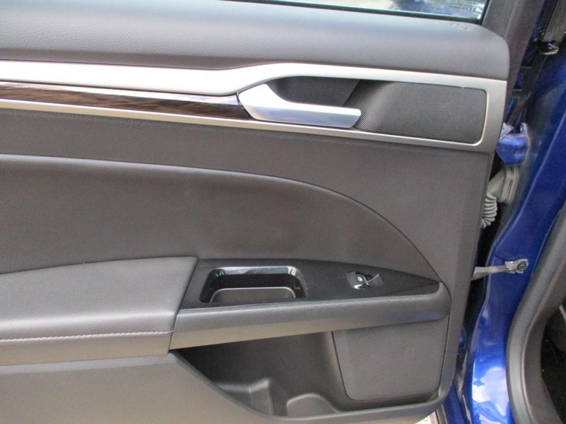 Ford Fusion Vehicle Image 18