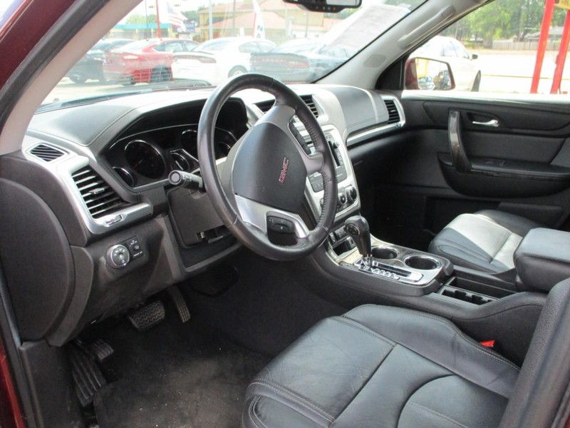 GMC Acadia Vehicle Image 08