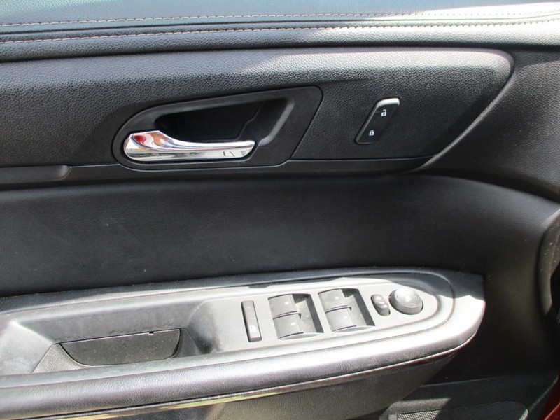 GMC Acadia Vehicle Image 09