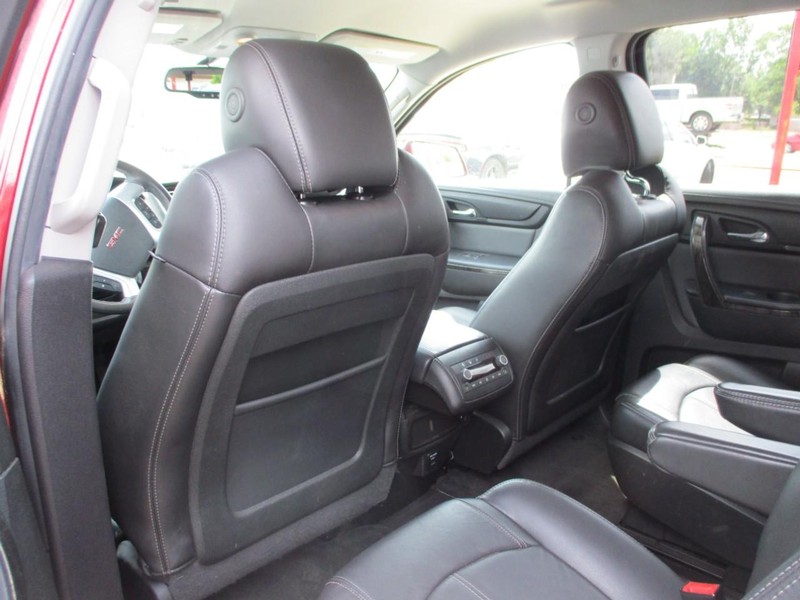 GMC Acadia Vehicle Image 13
