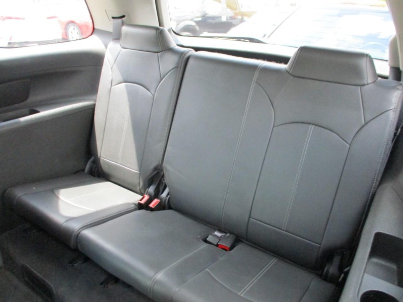 GMC Acadia Vehicle Image 14