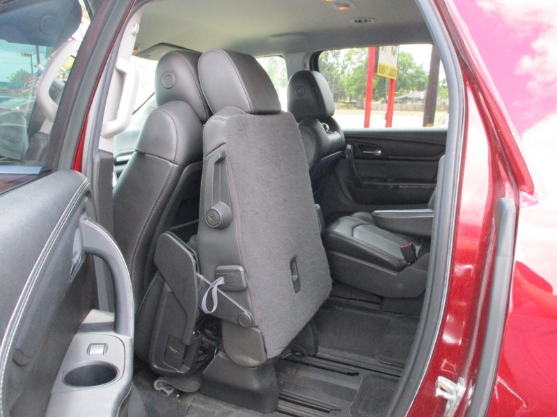 GMC Acadia Vehicle Image 15