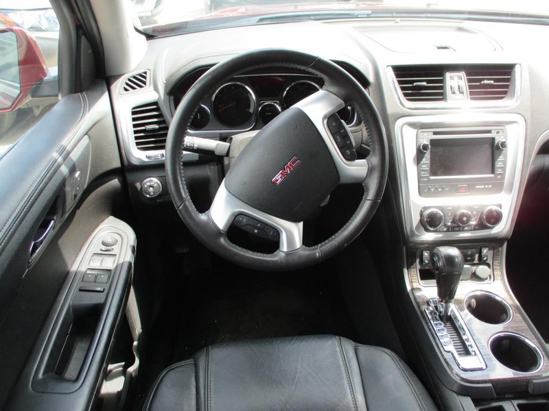 GMC Acadia Vehicle Image 16