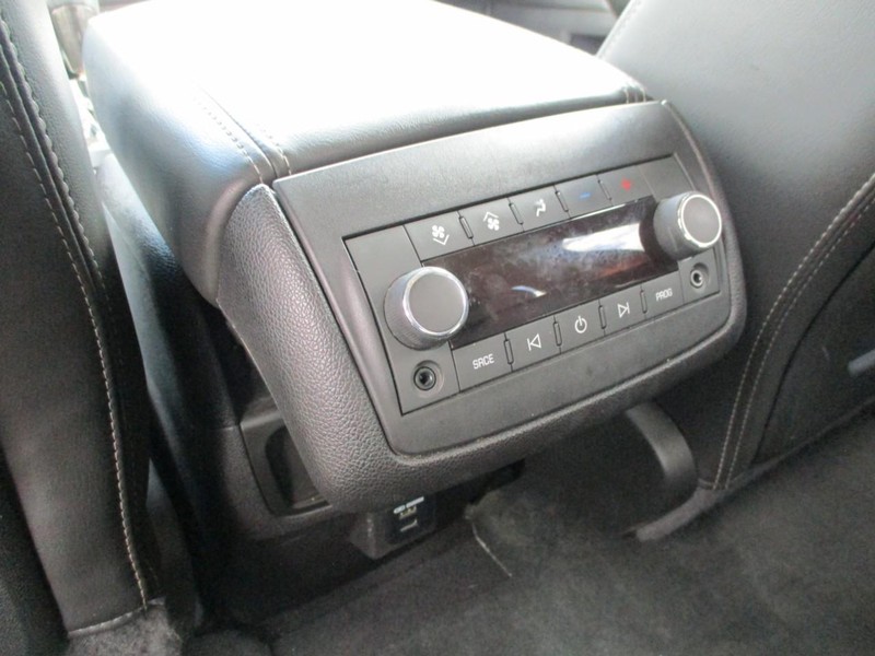 GMC Acadia Vehicle Image 17
