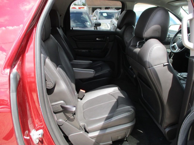 GMC Acadia Vehicle Image 18