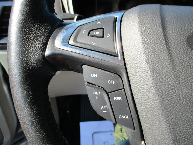 Ford Fusion Vehicle Image 14