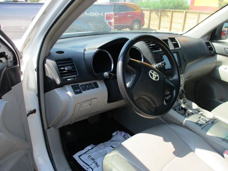 Toyota Highlander Vehicle Image 05