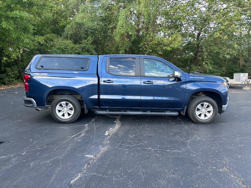 Chevrolet Silverado 1500 Vehicle Image 02