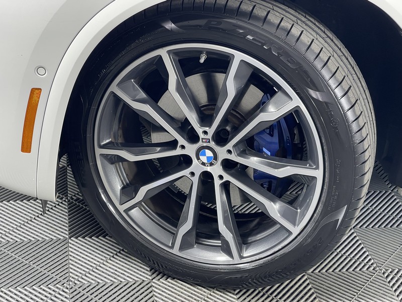 BMW X3 Vehicle Full-screen Gallery Image 05
