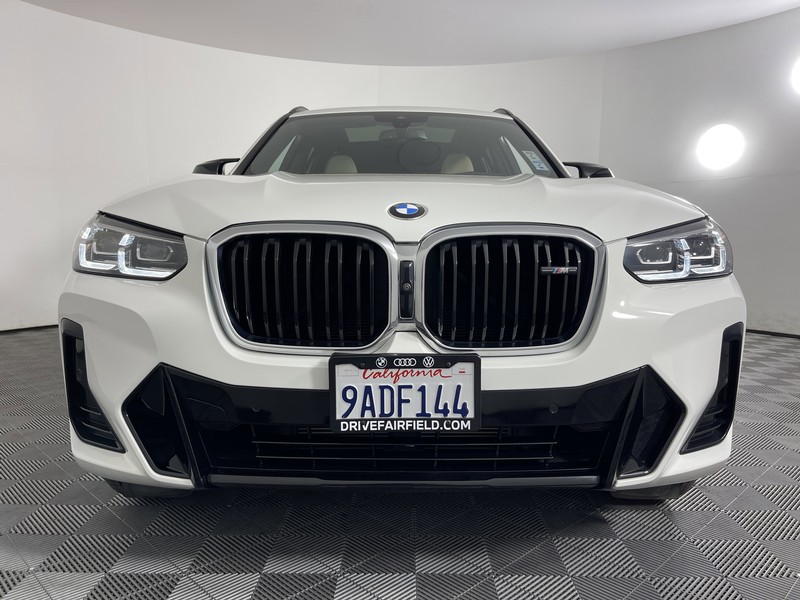 BMW X3 Vehicle Full-screen Gallery Image 07