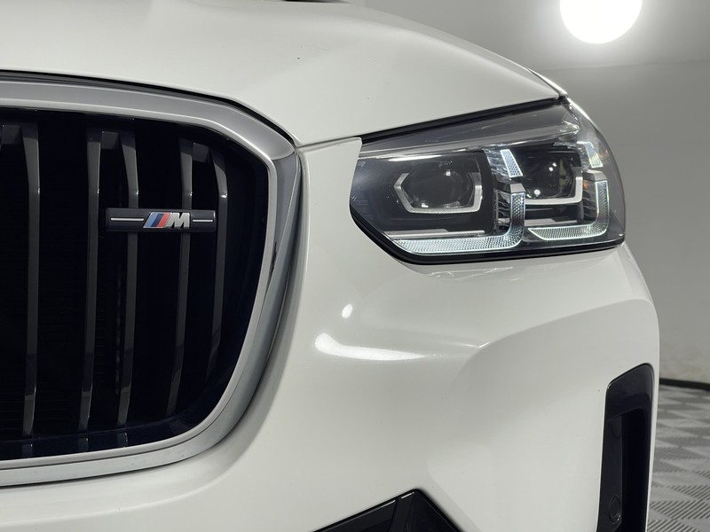 BMW X3 Vehicle Full-screen Gallery Image 08