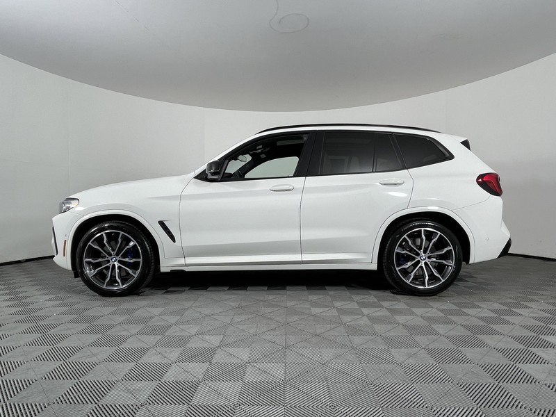 BMW X3 Vehicle Full-screen Gallery Image 09