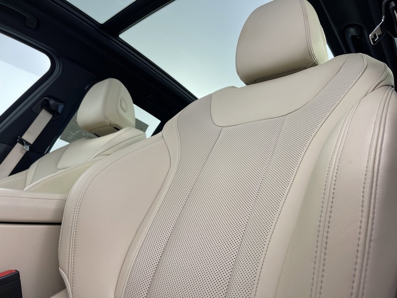BMW X3 Vehicle Full-screen Gallery Image 21