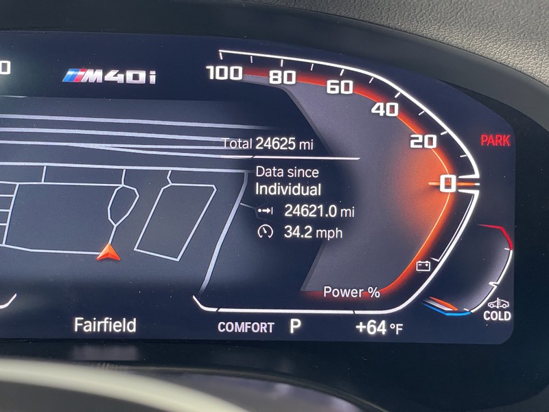 BMW X3 Vehicle Full-screen Gallery Image 25