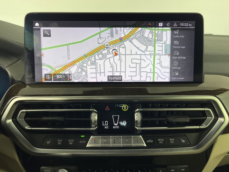 BMW X3 Vehicle Full-screen Gallery Image 28