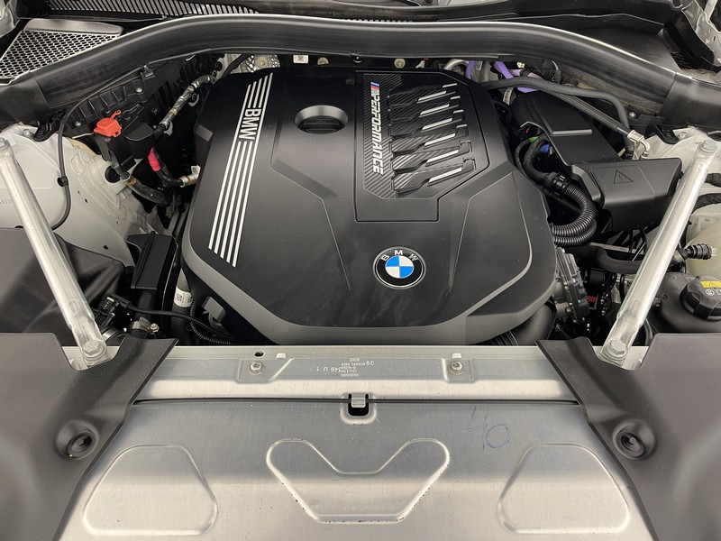 BMW X3 Vehicle Full-screen Gallery Image 36