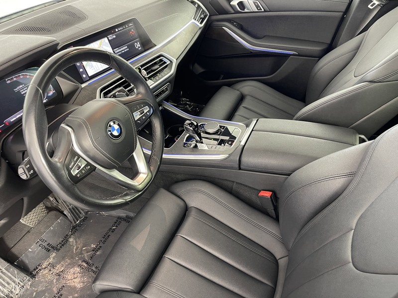 BMW X5 Vehicle Full-screen Gallery Image 02