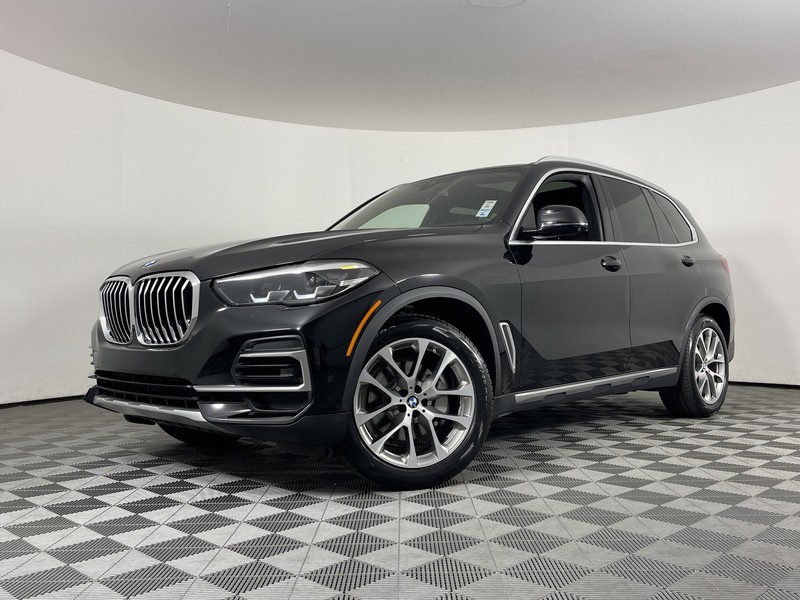 BMW X5 Vehicle Full-screen Gallery Image 03