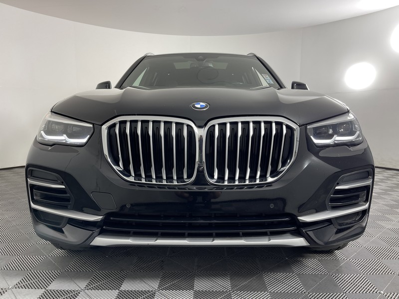 BMW X5 Vehicle Full-screen Gallery Image 07