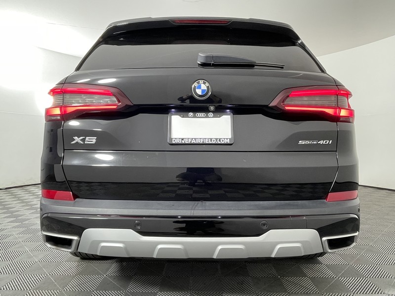 BMW X5 Vehicle Full-screen Gallery Image 11