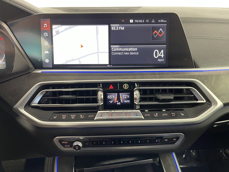 BMW X5 Vehicle Full-screen Gallery Image 26
