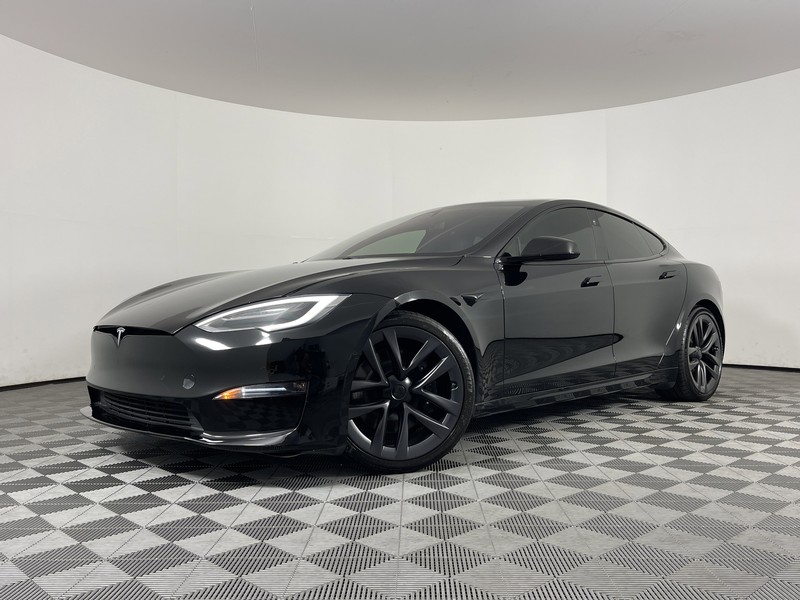 Tesla Model S Vehicle Full-screen Gallery Image 03