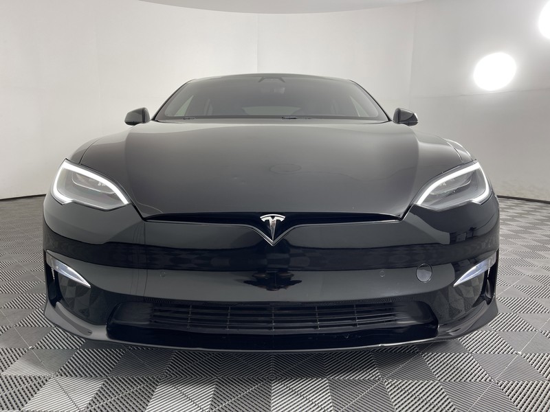 Tesla Model S Vehicle Full-screen Gallery Image 07