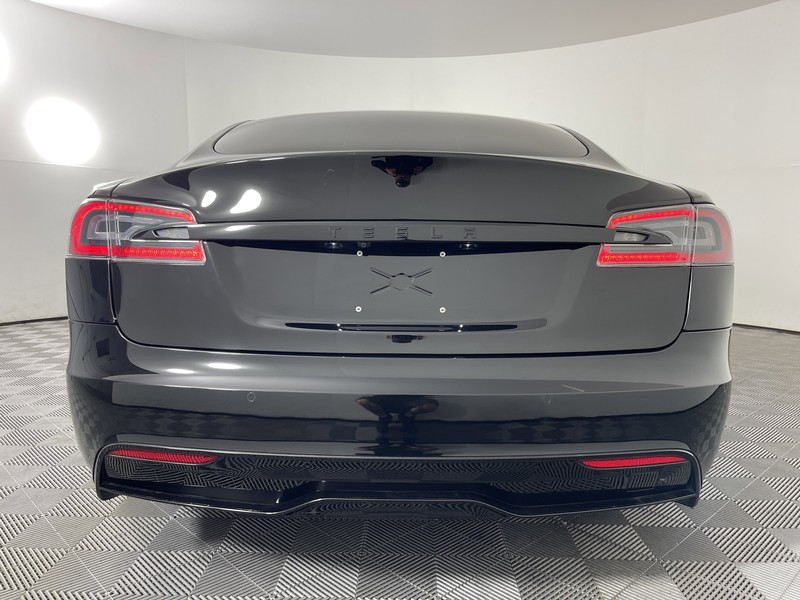 Tesla Model S Vehicle Full-screen Gallery Image 11