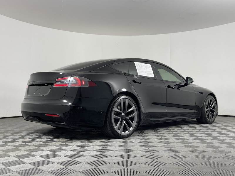 Tesla Model S Vehicle Full-screen Gallery Image 14
