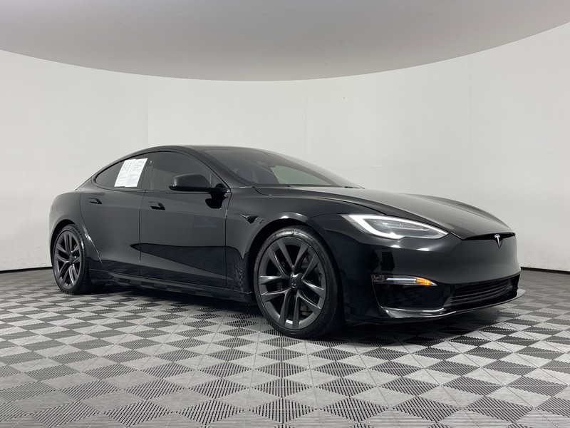 Tesla Model S Vehicle Full-screen Gallery Image 16