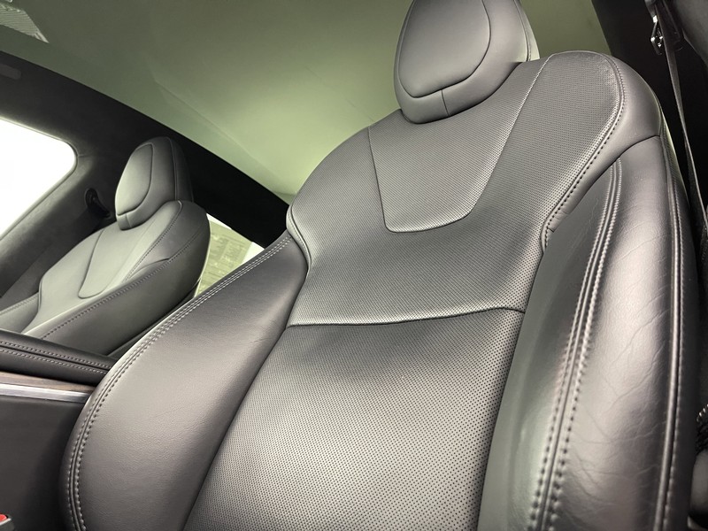 Tesla Model S Vehicle Full-screen Gallery Image 20