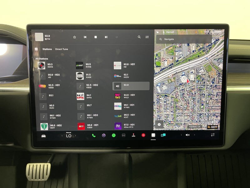 Tesla Model S Vehicle Full-screen Gallery Image 26
