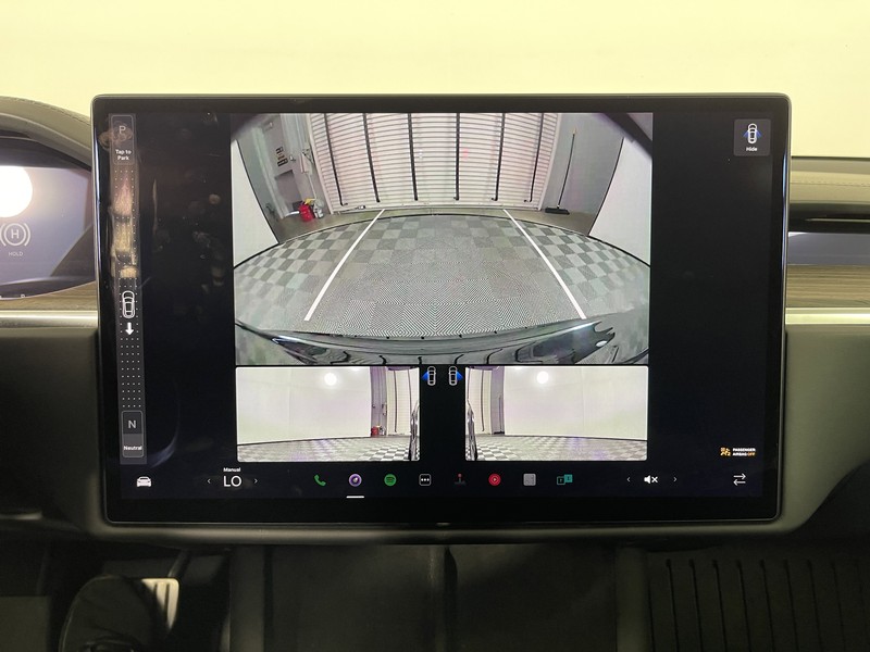 Tesla Model S Vehicle Full-screen Gallery Image 27
