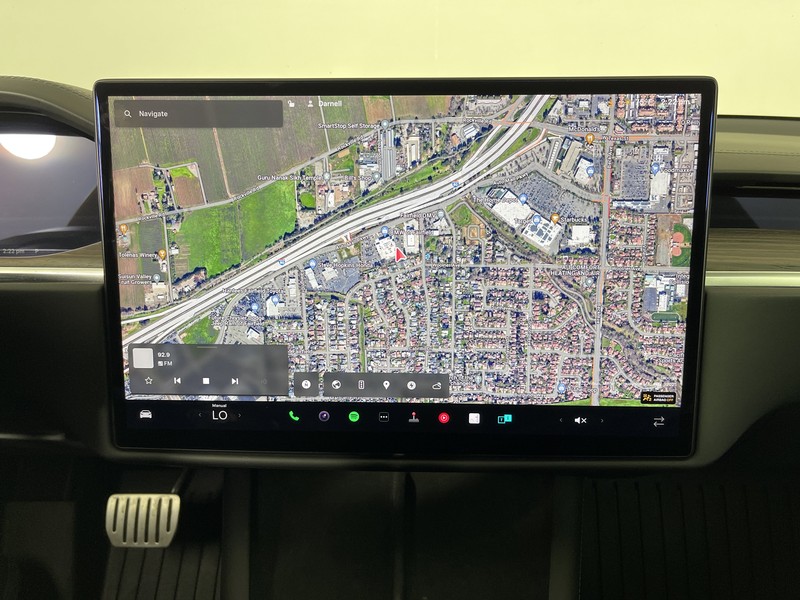 Tesla Model S Vehicle Full-screen Gallery Image 28
