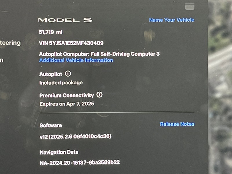 Tesla Model S Vehicle Full-screen Gallery Image 32