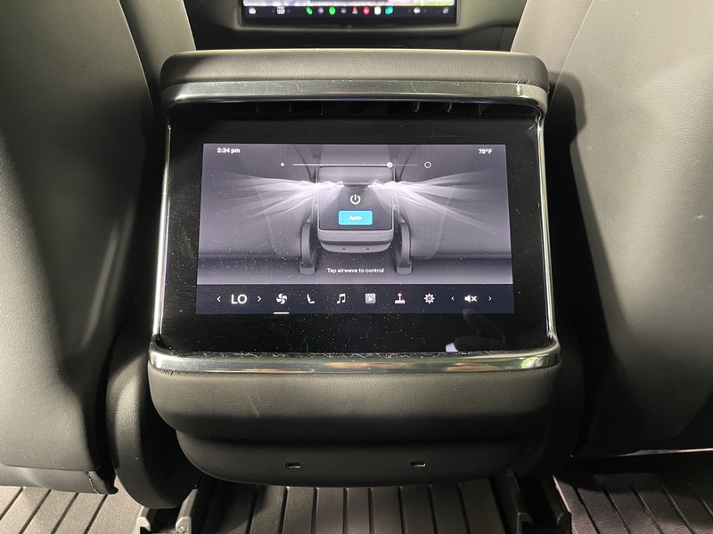 Tesla Model S Vehicle Full-screen Gallery Image 34