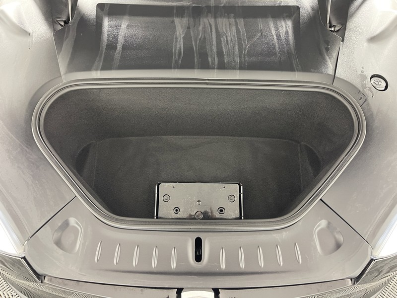 Tesla Model S Vehicle Full-screen Gallery Image 36