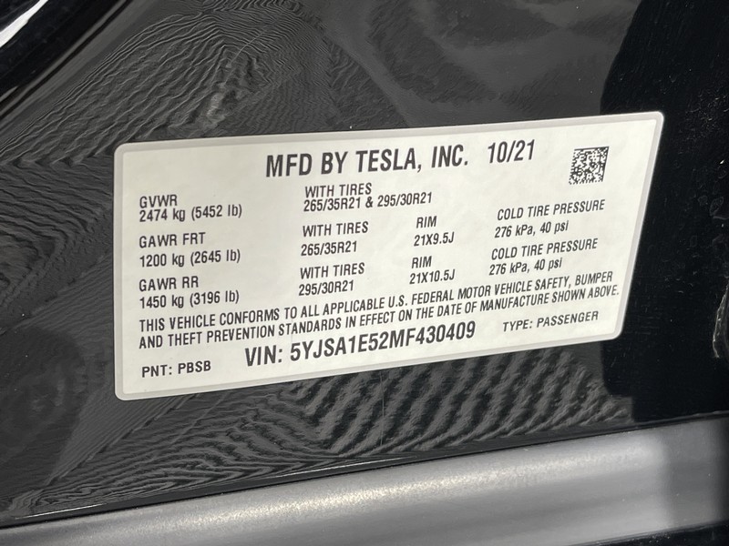 Tesla Model S Vehicle Full-screen Gallery Image 37