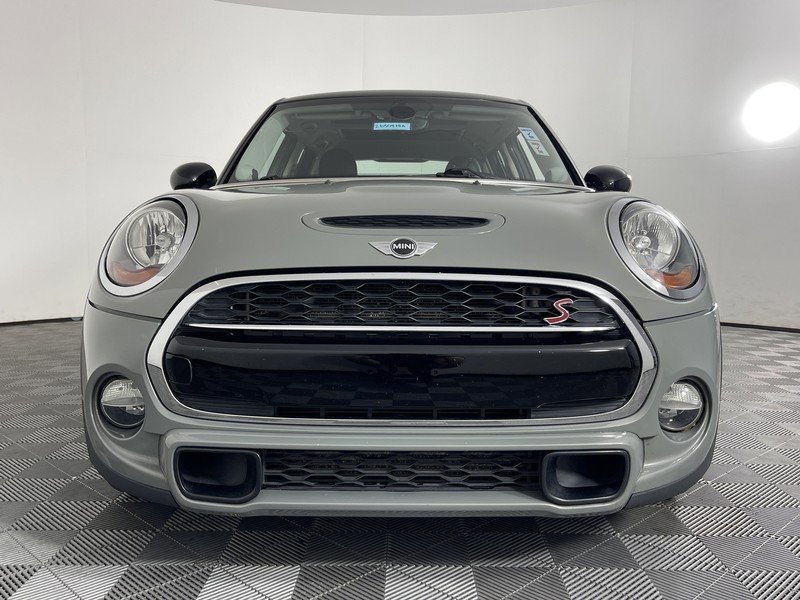 MINI Cooper Hardtop 4 Door Vehicle Full-screen Gallery Image 07