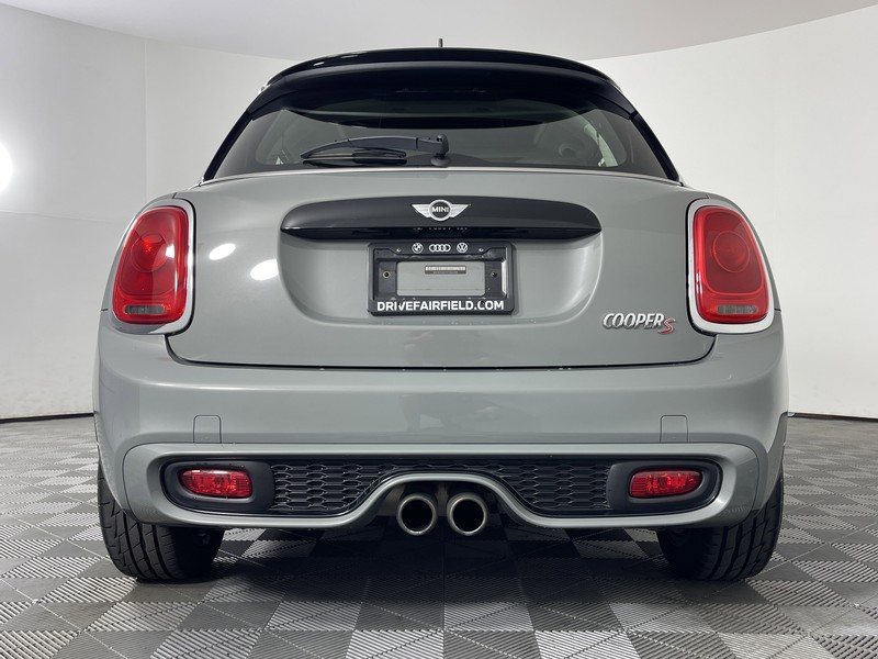MINI Cooper Hardtop 4 Door Vehicle Full-screen Gallery Image 11