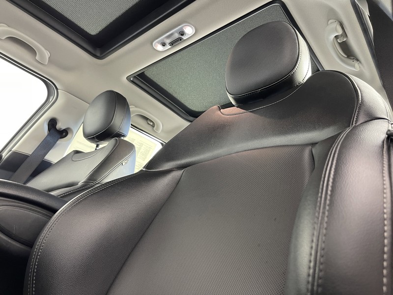 MINI Cooper Hardtop 4 Door Vehicle Full-screen Gallery Image 20